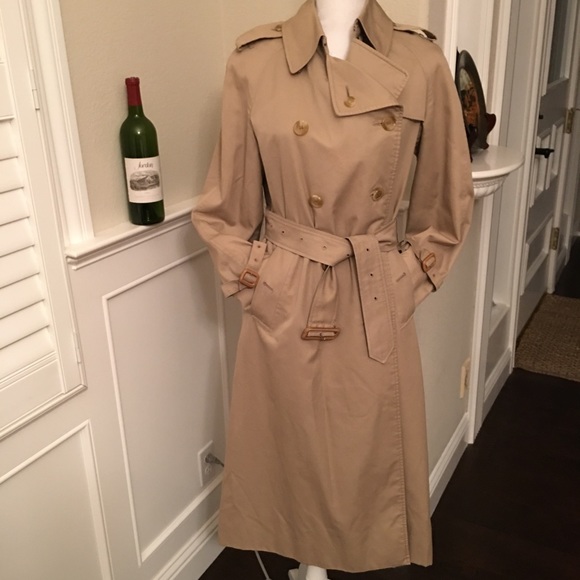 vintage burberry trench coat buttons