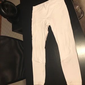 Size 10, white lulu lemon 7/8ths