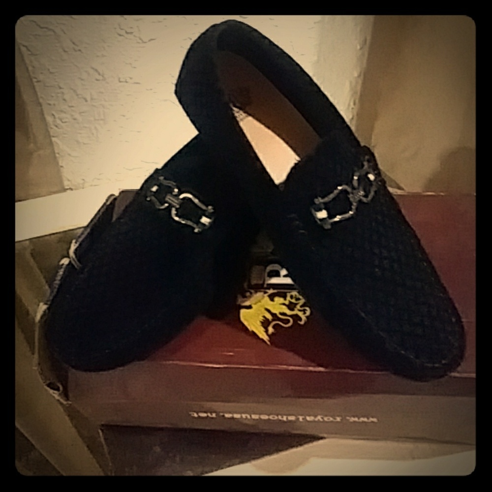Royal dressy shoes