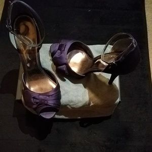 Lady's Satan Dress Shoe (make an offer)