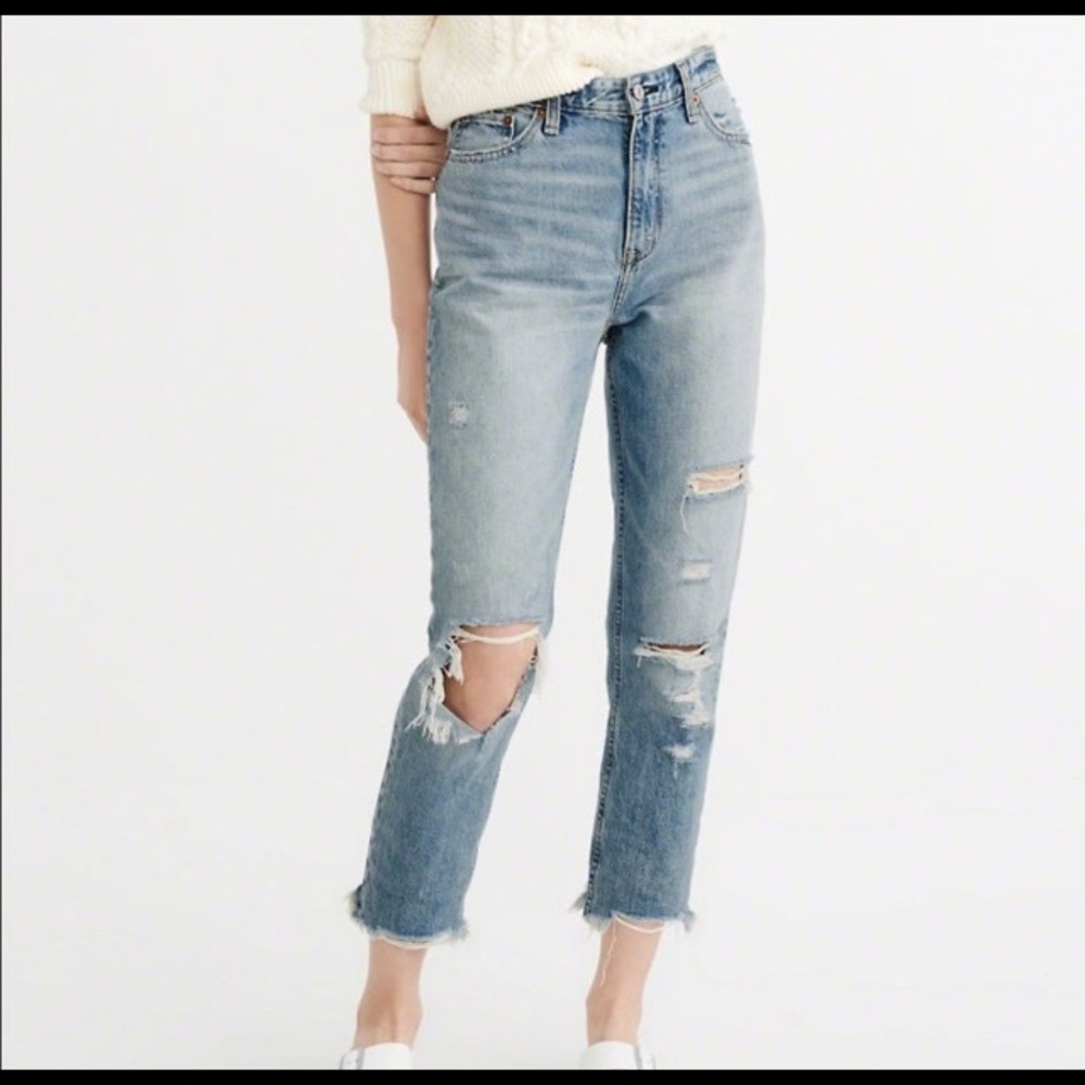 NWT Abercrombie Distressed High Rise Girlfriend
