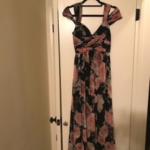 Lulu’s Floral Maxi Dress