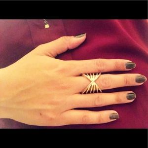 Cute criss cross gold ring