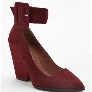 Jeffrey Campbell buckle wedge in wine SZ 9.5