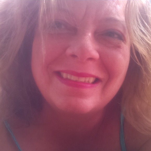 Meet your Posher, Shari - Picture 1 of 1