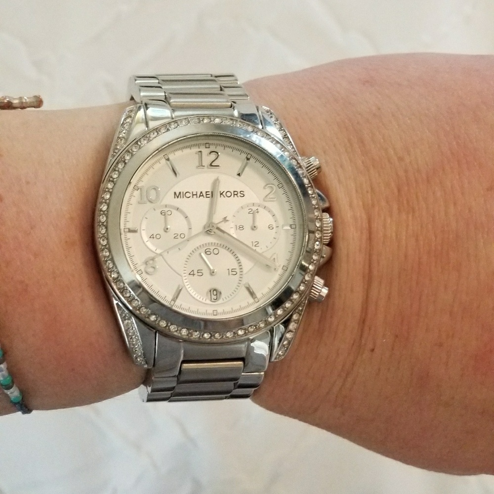 Watch - Picture 2 of 4