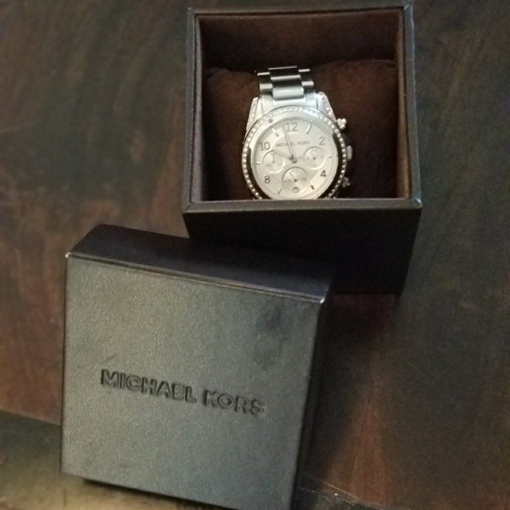Watch - Picture 4 of 4