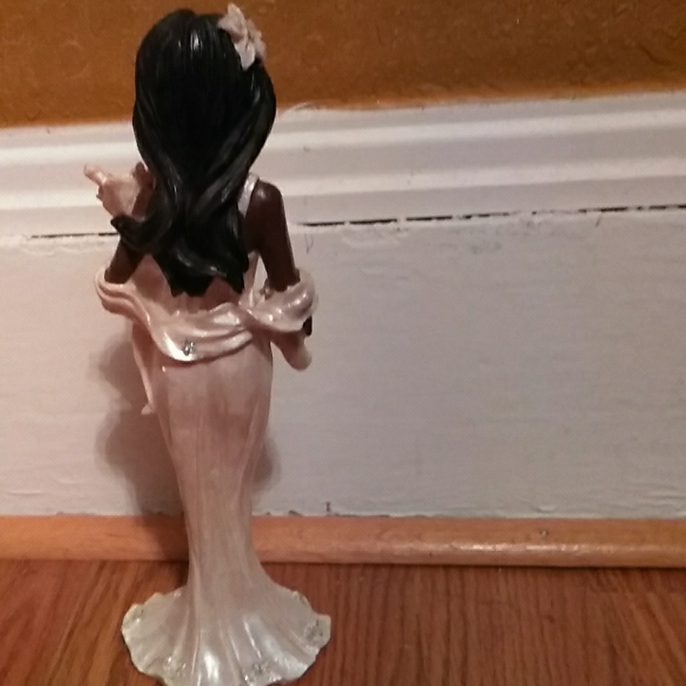 Statue - Picture 2 of 2