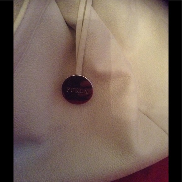 SALE 🌺💯% Auth.FURLA leather large tote w/dustbag - Picture 2 of 7