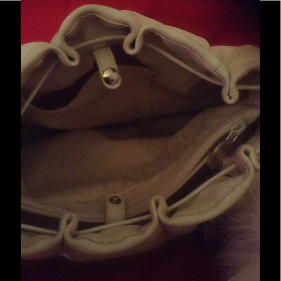 SALE 🌺💯% Auth.FURLA leather large tote w/dustbag - Picture 3 of 7