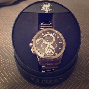 Citizens Eco-Drive Watch WR100. Brand New.