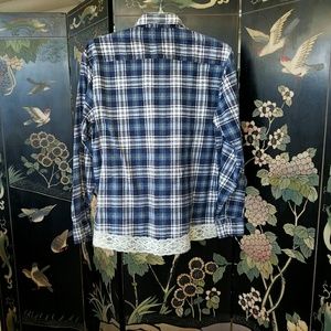 Woodlawn Women's Plaid Button-down Shirt