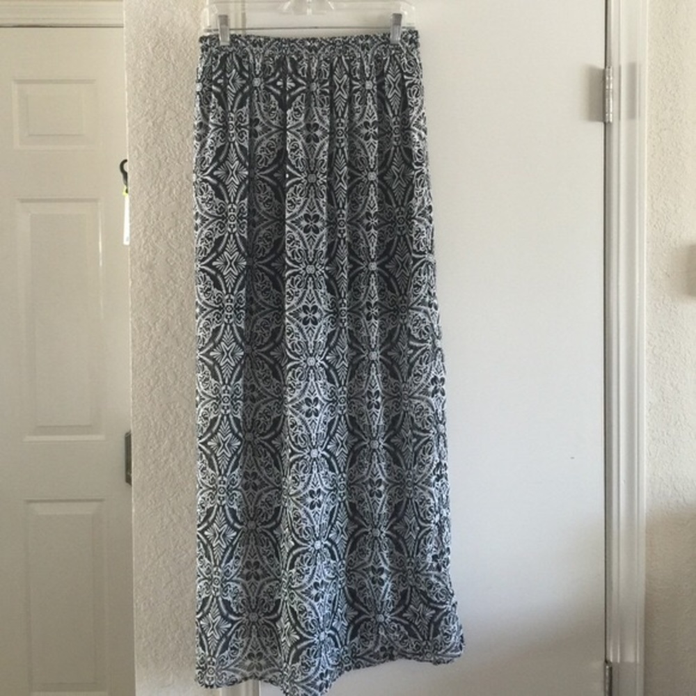 FINAL $ DROP Francesca’s Miami Maxi Skirt Large