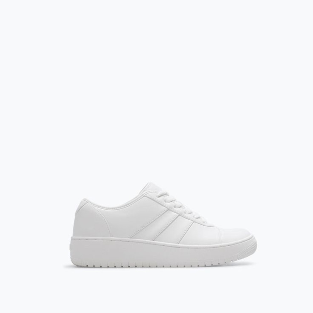 TAKING FIRST OFFER Zara white shoes