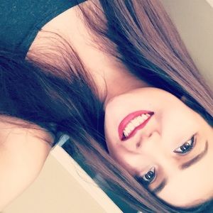 Meet your Posher, Selina