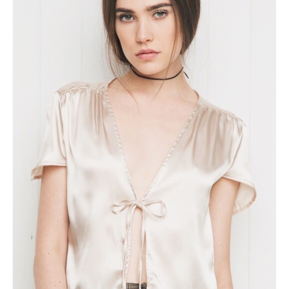 Brandy Melville Leesa silky top in blush