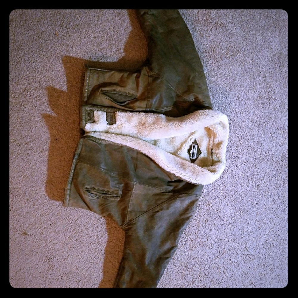Bomber jacket.stressed leather