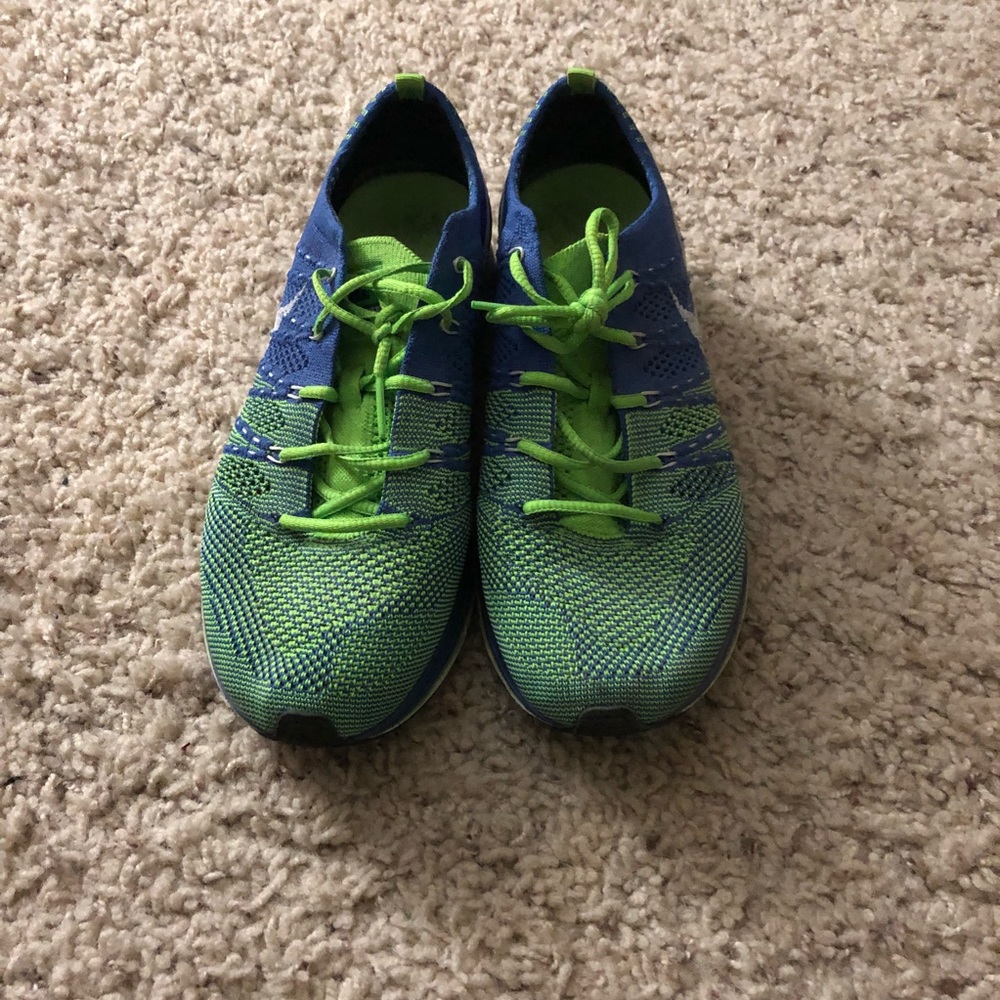 Nike Flyknit Racer - Picture 3 of 5