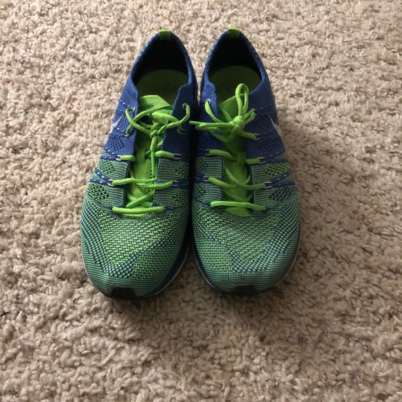 Nike Flyknit Racer - Picture 3 of 5