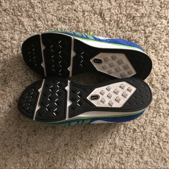 Nike Flyknit Racer - Picture 4 of 5