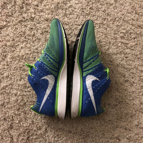 Nike Flyknit Racer - Picture 5 of 5