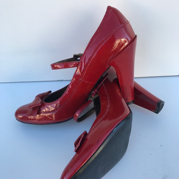Linea Paola red pumps with strap! Size 7.5 - Picture 5 of 5