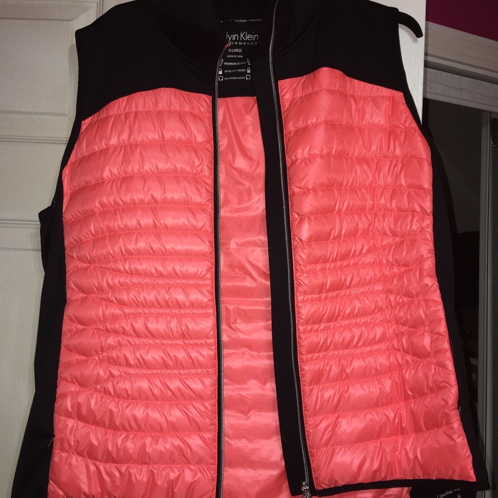 CALVIN KLEIN xl down vest super soft and bright