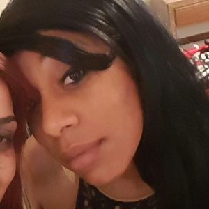 Meet your Posher, Claudia