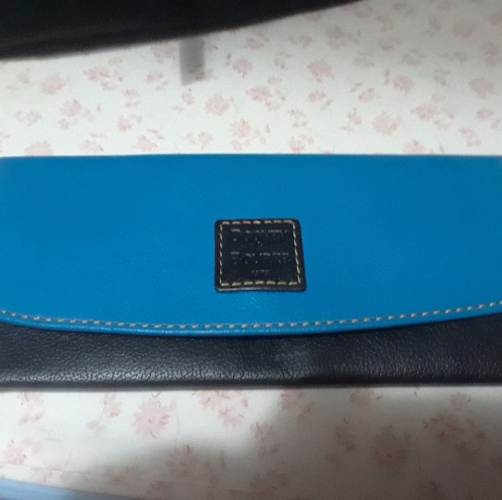 Dooney and bourke slim wallet