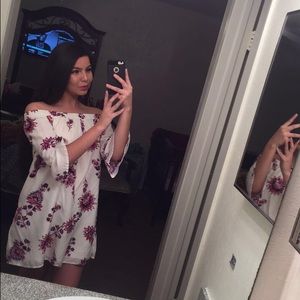 Meet your Posher, Idania