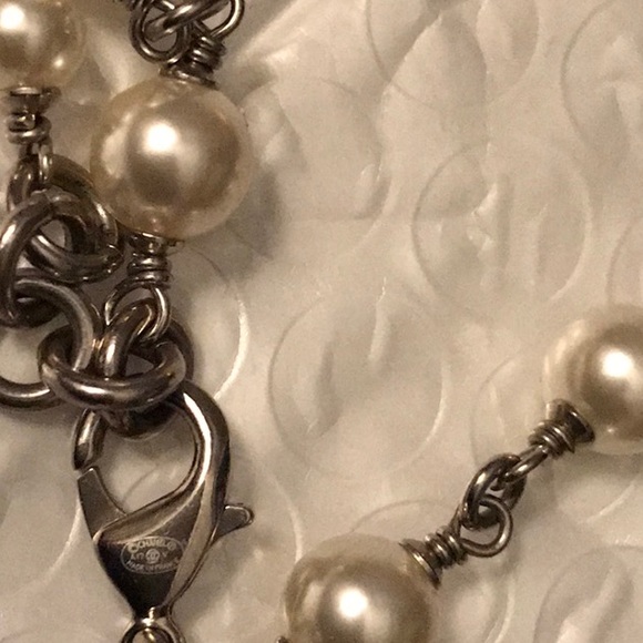 Chanel pearl and cc link necklace price firm. - Picture 4 of 5