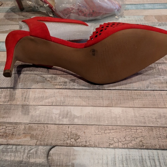 Soul Society beautiful Red ankle strap heels - Picture 5 of 5