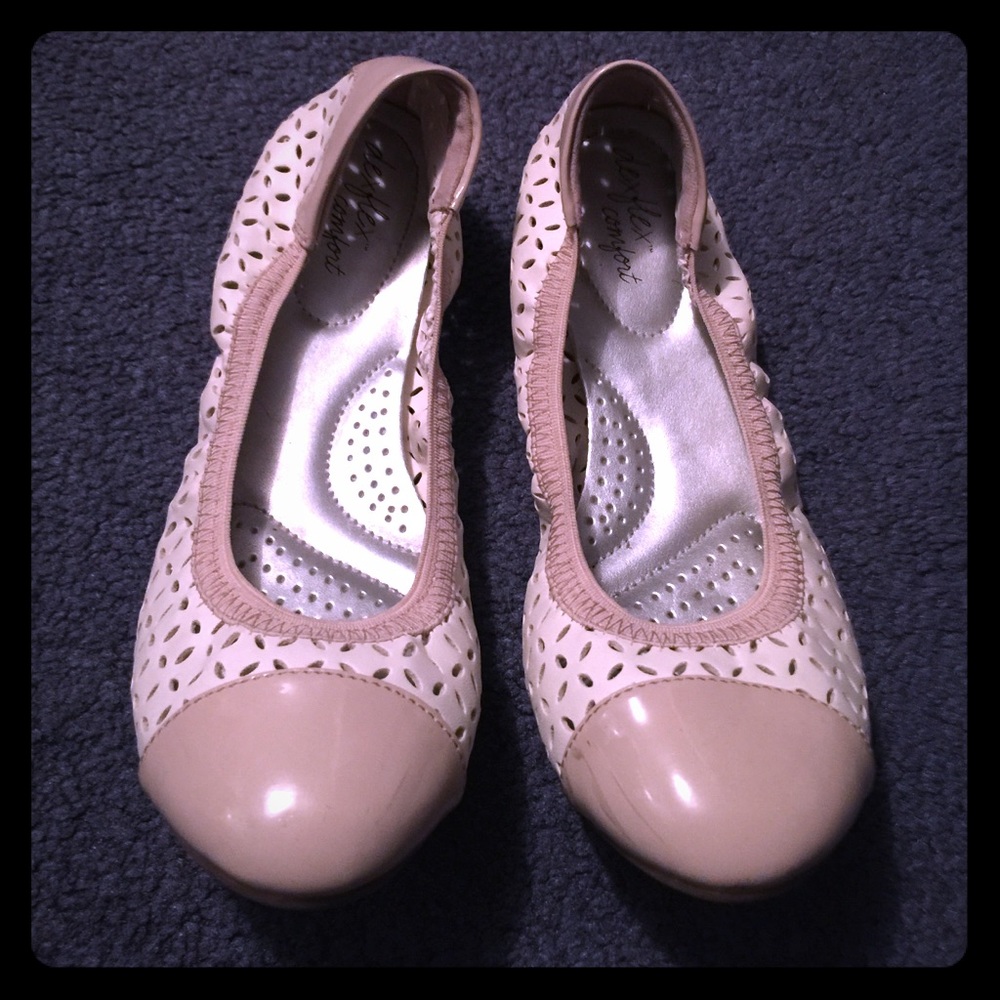 Cream Cut-Out Detailed Flats