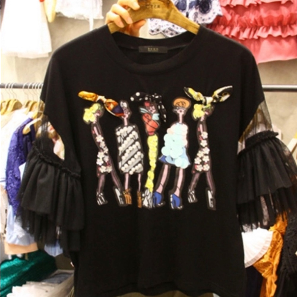 Tops! Unique! Chic!