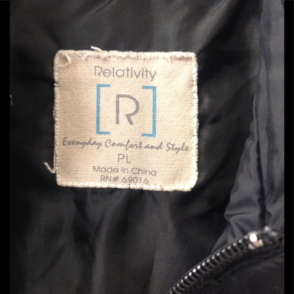 🎉HP🎉 Black Relativity Vest - Picture 2 of 2