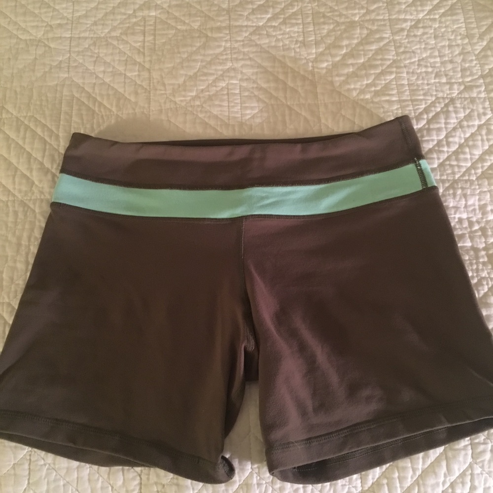 Lululemon Women's Workout Shorts 6"