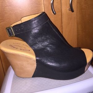 Kork-Ease platforms