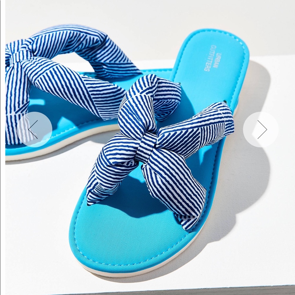 Brand NEW Urban Outfitters Puffy Slides