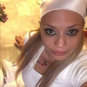 Meet your Posher, Vicky