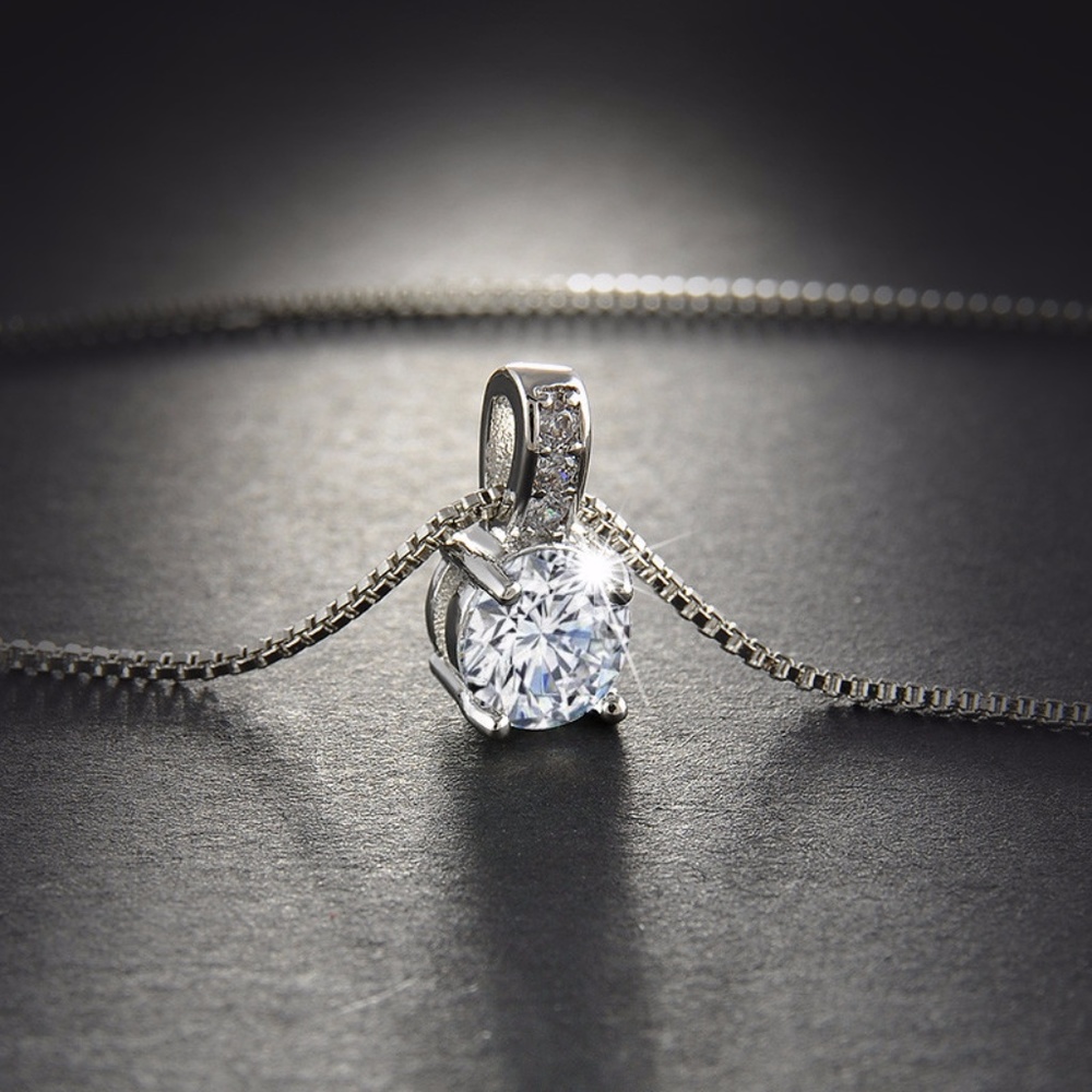 ❤️4 for $20 Sale❤️SWAROVSKI Stone Ring Necklace - Picture 3 of 5