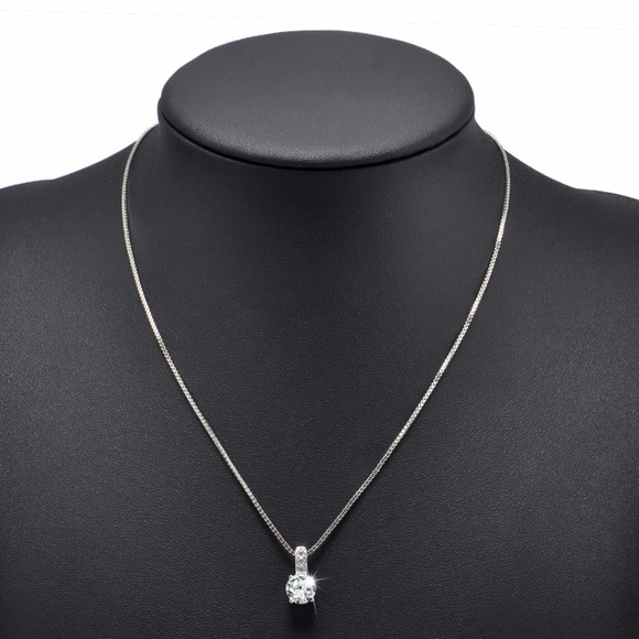 ❤️4 for $20 Sale❤️SWAROVSKI Stone Ring Necklace - Picture 4 of 5