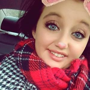 Meet your Posher, Courtney