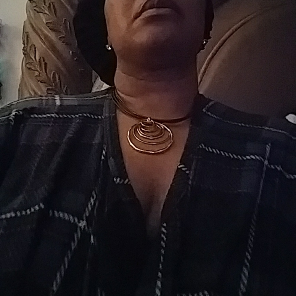 Jewelry - Picture 2 of 3