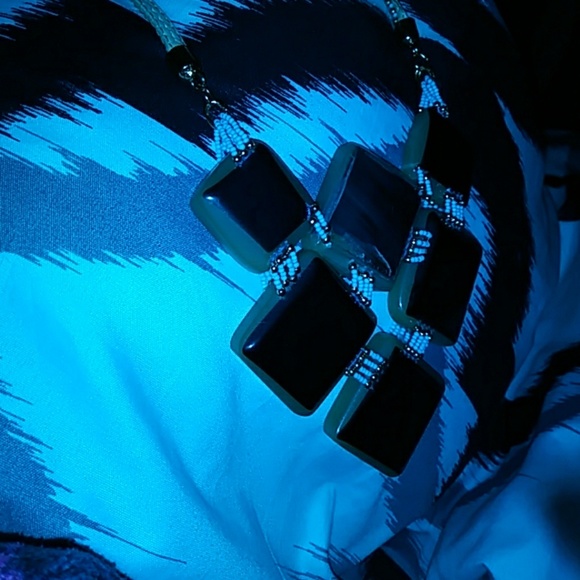 Jewelry - Picture 2 of 3