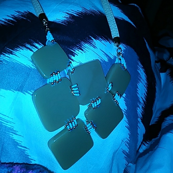 Jewelry - Picture 3 of 3