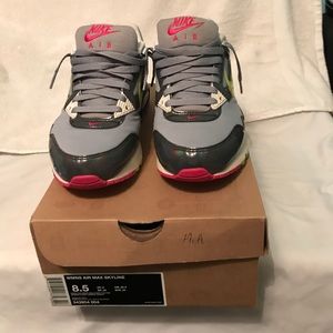 Women Air Max skyline