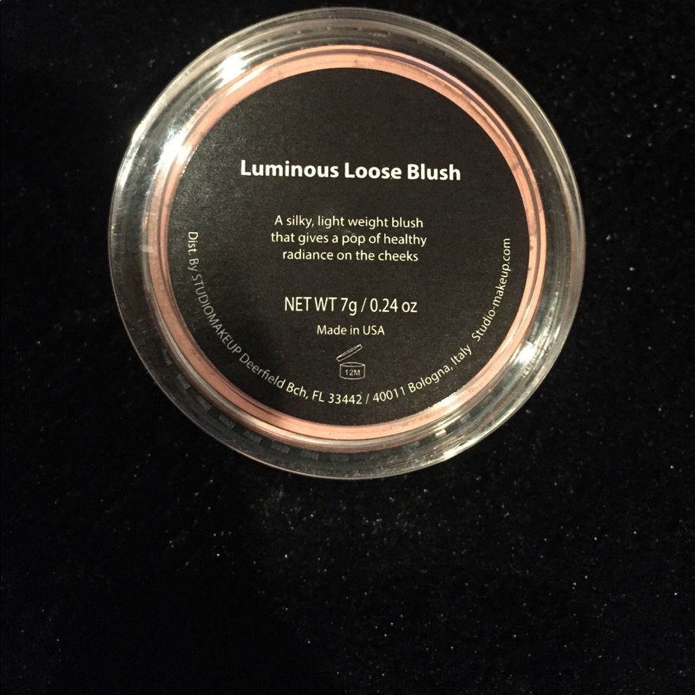 StudioMakeup Luminous Loose Blush
