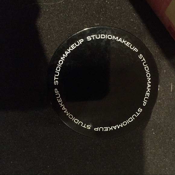 StudioMakeup Luminous Loose Blush - Picture 3 of 4