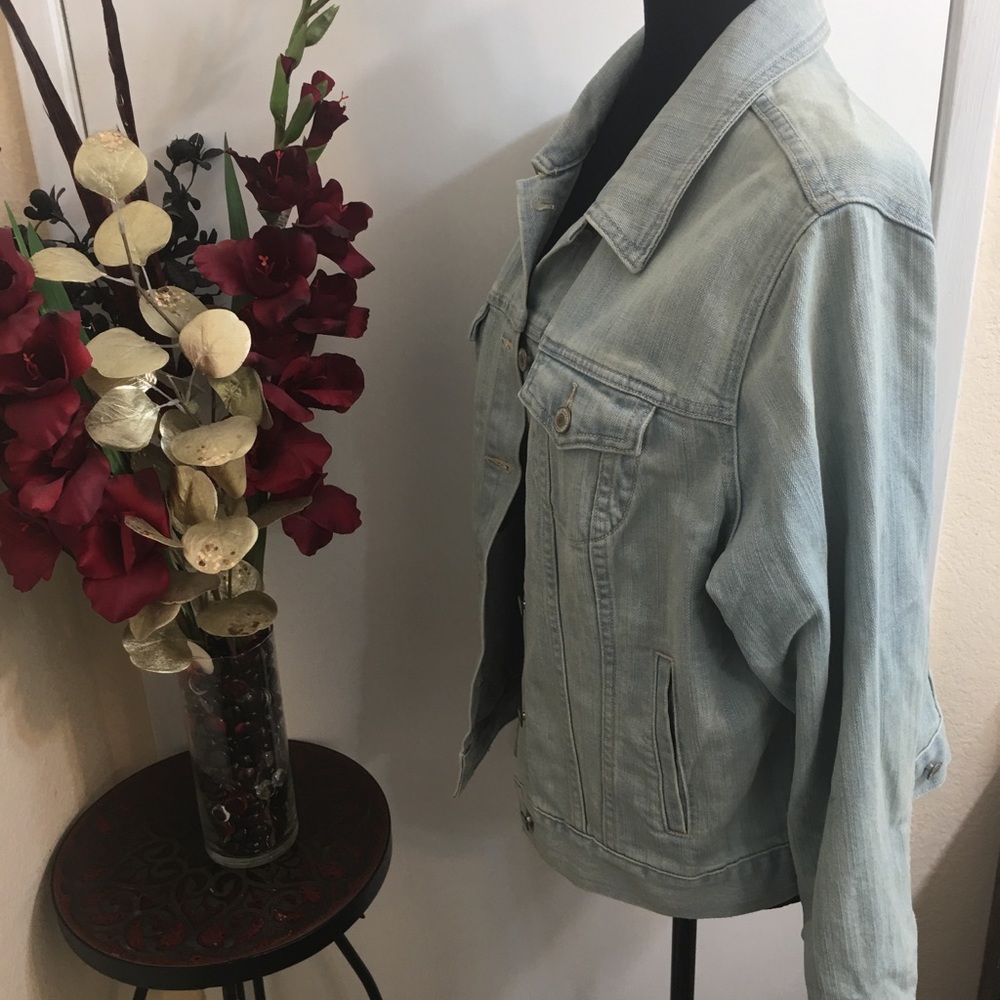 💜Jean Jacket💜 - Picture 2 of 6