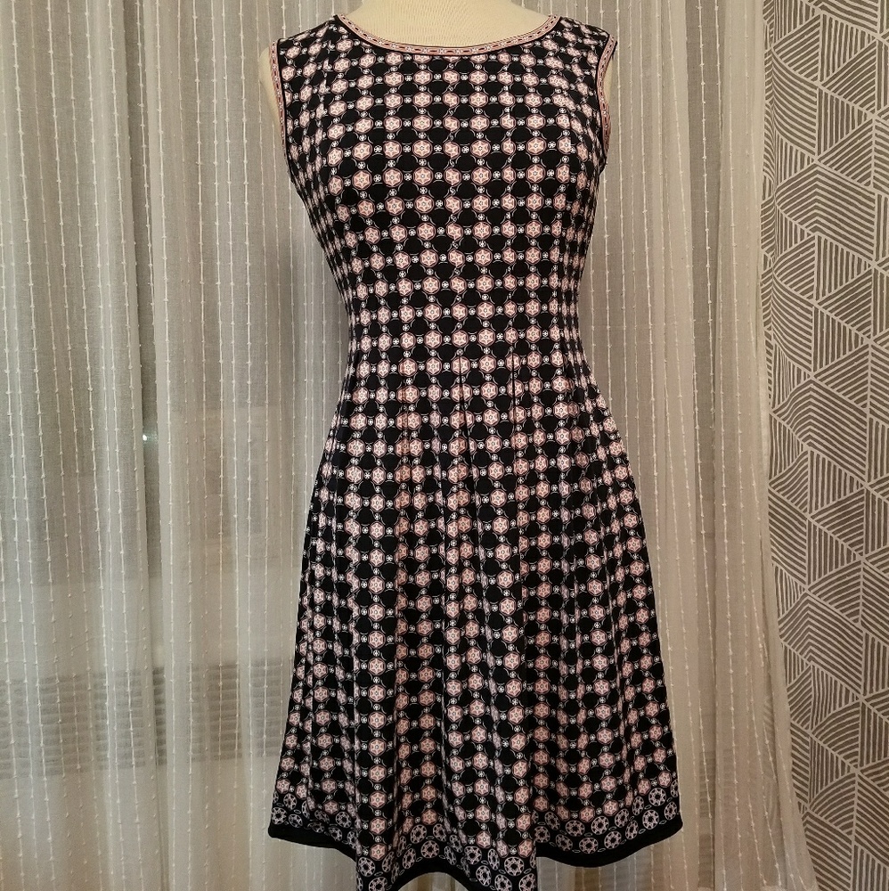 Dress (pattern design)